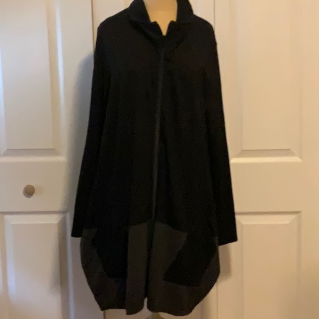 Elegant Black And Gray Women's Tunic